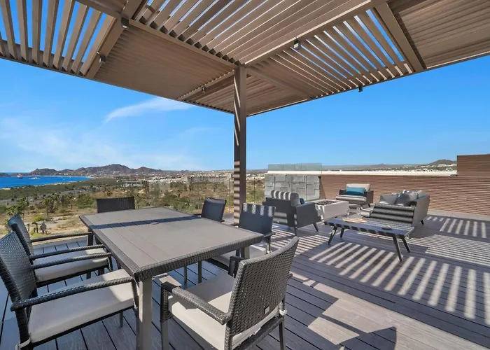 Arch Views Infinity Pool Cozy Close To Beaches Holiday home