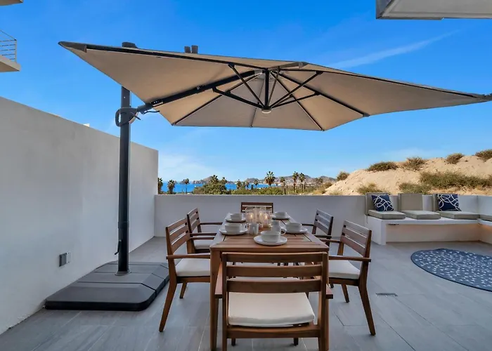 Holiday home Arch Views Infinity Pool Cozy Close To Beaches
