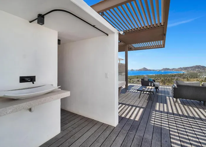 Holiday home Arch Views Infinity Pool Cozy Close To Beaches *