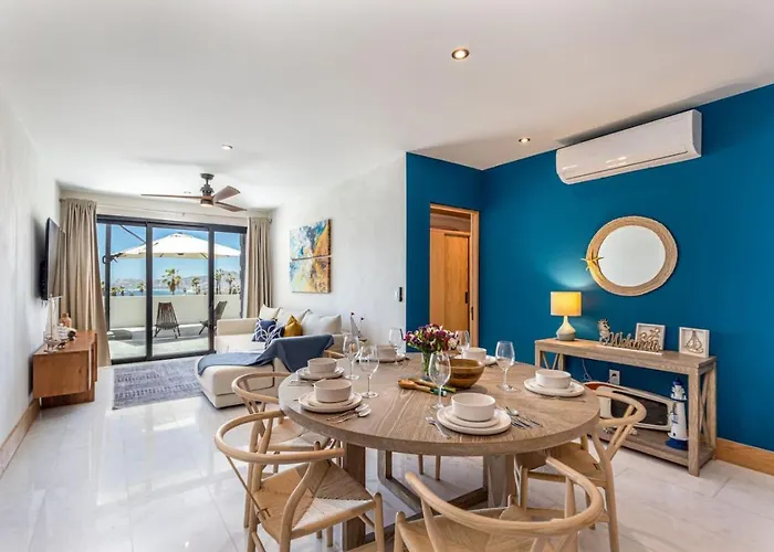 Holiday home Arch Views Infinity Pool Cozy Close To Beaches